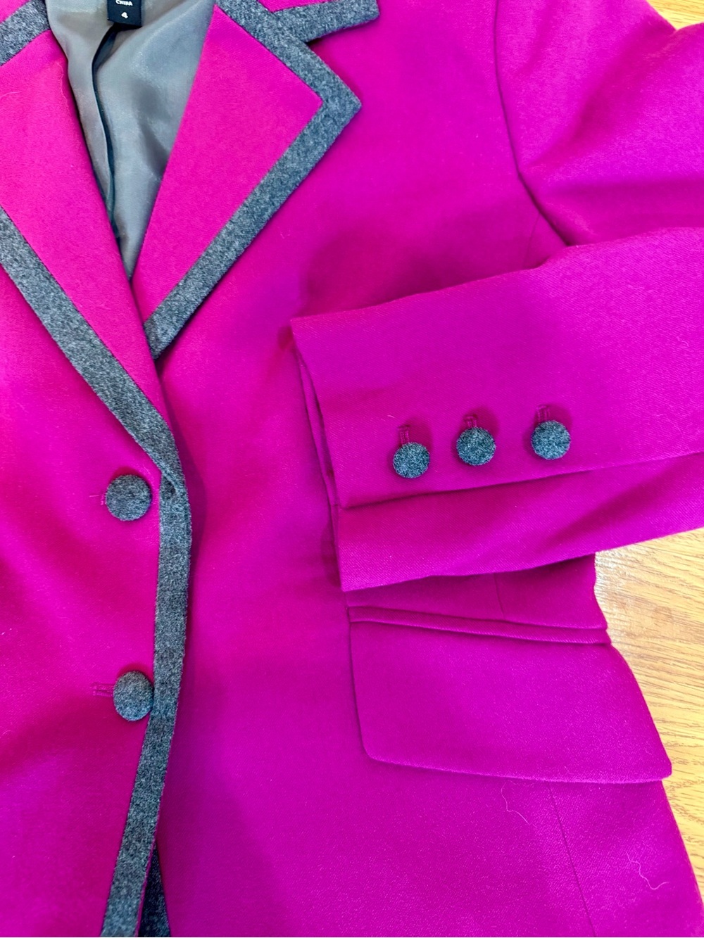 Lord and Taylor Womens 4 Magenta Pink Grey Wool Blend Contrast Trim Blazer Jacke - Picture 2 of 6